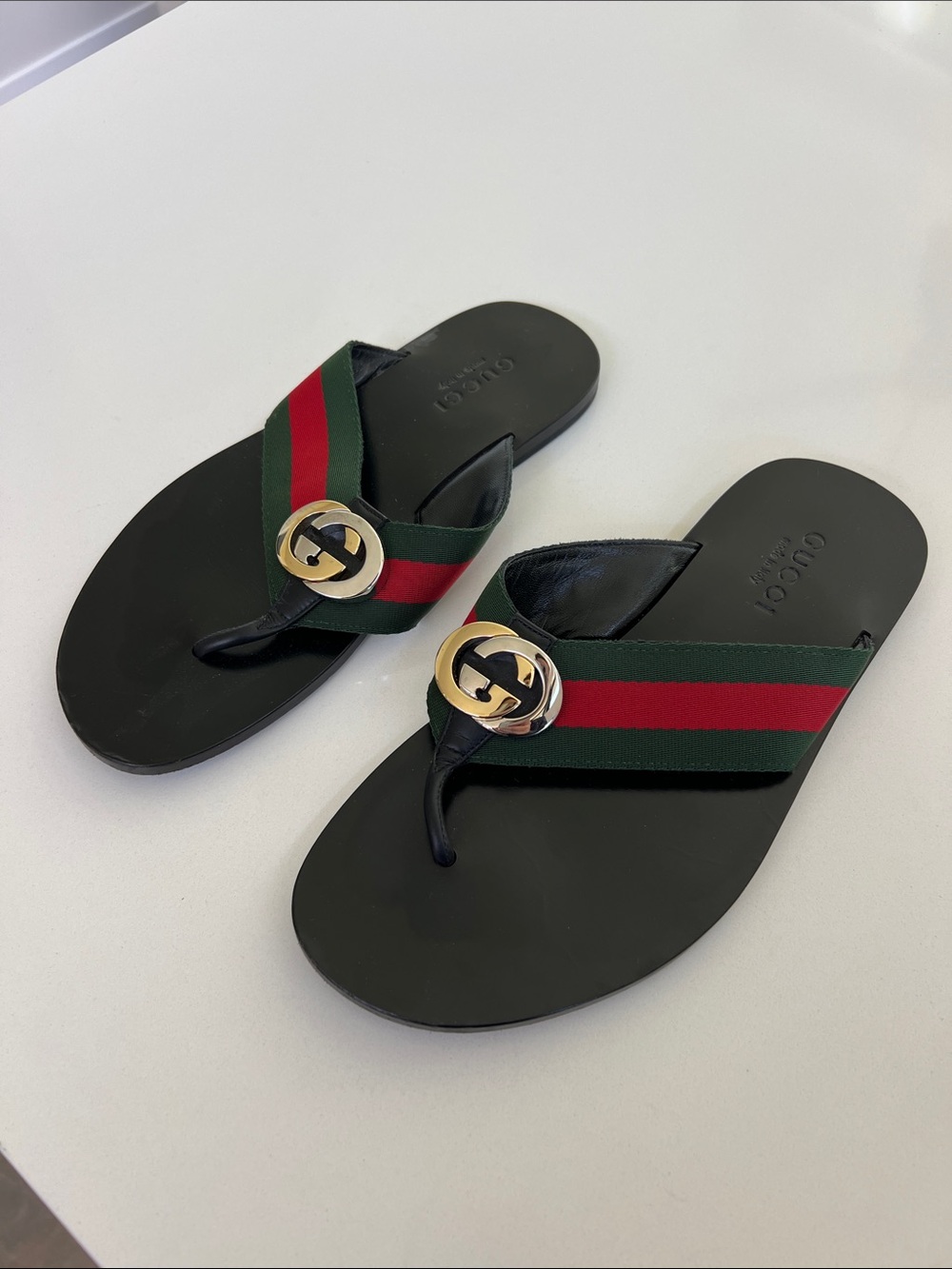 Gucci kika GG green and red stripe web black flat sandals flip flops size 6